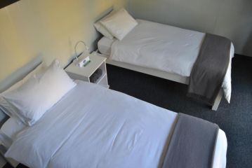 SleepOver KMIA Hotel, White River - 3