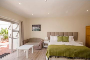 Small Bay Guest house, Bloubergstrand - 5