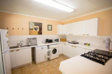 Sneezewood Guest house, Dullstroom - 1