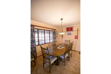 Sneezewood Guest house, Dullstroom - 4