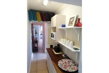Sola Fide Self Catering Apartment, Jeffreys Bay - 5