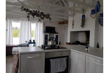 SONVANGER VILLA YZERFONTEIN Guest house, Yzerfontein - 1