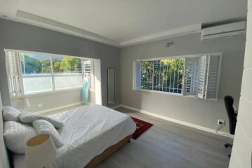 Spacious 1 Bedroom Apartment in Claremont with Great Views Apartment, Cape Town - 3