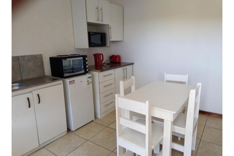 Spacious 1bed + braai 13km to Paternoster beach Guest house, Vredenburg - imaginea 1