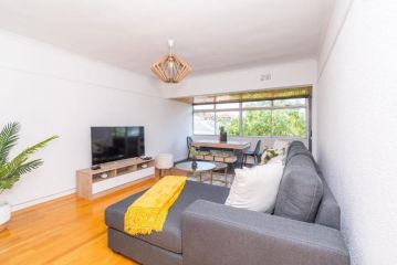 Spacious 2 Bed Green Point Apartment, Cape Town - 2