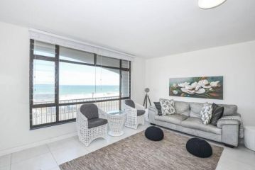 Spacious 3 Bedroom Apartment - On the Beach WS Apartment, Cape Town - 5