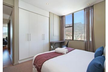 Spacious 3 Bedroom Family Apartment In Cape Town Apartment, Cape Town - 4