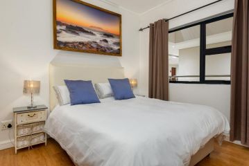 Spacious and central in sought after Rockwell Apartment, Cape Town - 5