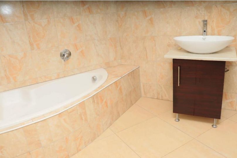 Spacious and Central Lovely Home in Morningside Guest house, Johannesburg - imaginea 8
