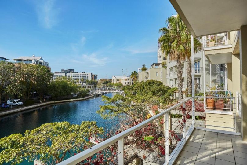 Spacious Apartment Waterfront Fast WIFI Apartment, Cape Town - imaginea 2