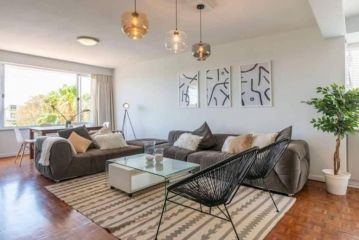 Spacious, Deluxe 3 Bed Green Point Apartment, Cape Town - 2