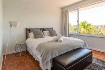 Spacious, Deluxe 3 Bed Green Point Apartment, Cape Town - 1