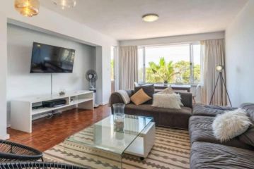 Spacious, Deluxe 3 Bed Green Point Apartment, Cape Town - 3