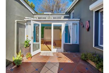 Spacious Family Home in Woodstock! Guest house, Cape Town - 3