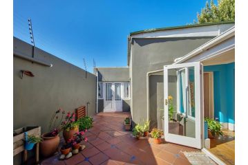 Spacious Family Home in Woodstock! Guest house, Cape Town - 5