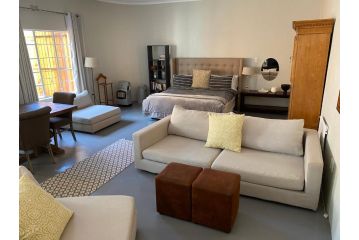 Riverclub Guest Cottage in Riverclub, Sandton Apartment, Johannesburg - 3