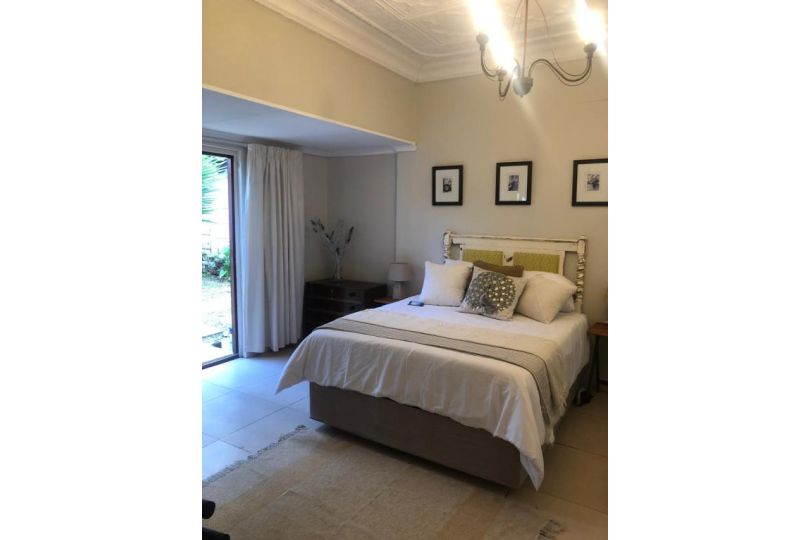 Spacious home with vintage charm in Melville Guest house, Johannesburg - imaginea 2