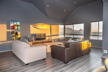 Spacious Luxury 3 Bedroom Apartment B401 Sea Spray Apartment, Cape Town - 3