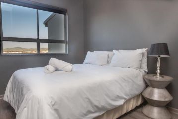 Spacious Luxury 3 Bedroom Apartment B401 Sea Spray Apartment, Cape Town - 5