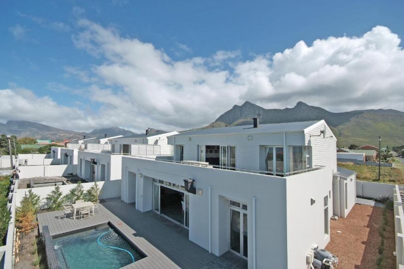 Spatalla Holiday Homes Guest house, Kleinmond - imaginea 7