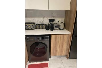 Spectacular 2 bedroom Penthouse Apartment, Midrand - 4