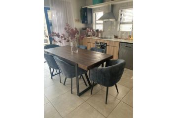 Spectacular 2 bedroom Penthouse Apartment, Midrand - 5
