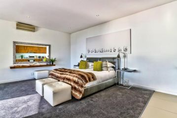 Spectacular Apartment in Wind Free Bantry Bay! Apartment, Cape Town - 5