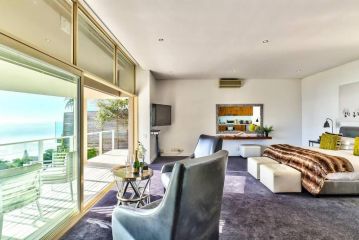 Spectacular Apartment in Wind Free Bantry Bay! Apartment, Cape Town - 2