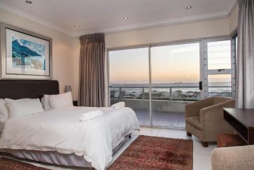 Spectacular Beachfront Apartment 3 Bedroom C101 Sea Spray Apartment, Cape Town - 4