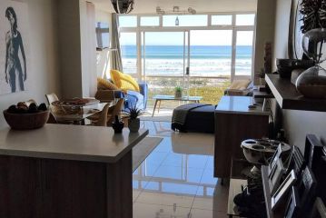 Spectacular beachfront views of Table Mountain Apartment, Cape Town - 1