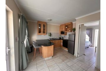 Stay @ 24 Malachite Apartment, Knysna - 2