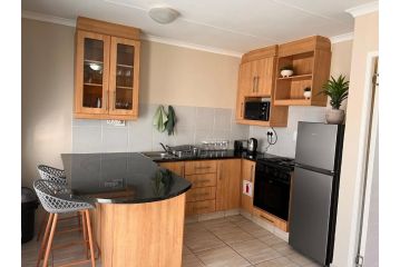 Stay @ 24 Malachite Apartment, Knysna - 3
