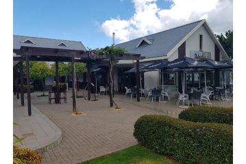 Stay@67 Apartments - Dullstroom Apartment, Dullstroom - 3