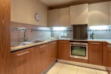 Cape Royale Luxury Apartments by Stay In Luxury Apartment, Cape Town - 3