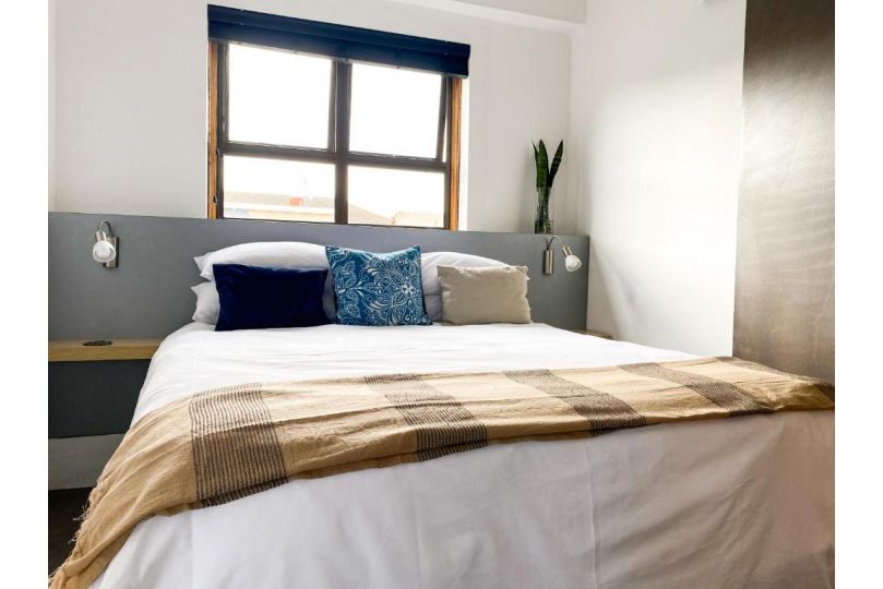 Stay On Main Plett - Contemporary 2-Bedroom Apartment, Plettenberg Bay - imaginea 10