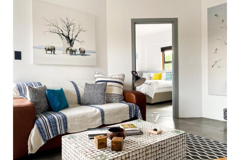Stay On Main Plett - Contemporary 2-Bedroom Apartment, Plettenberg Bay - imaginea 13