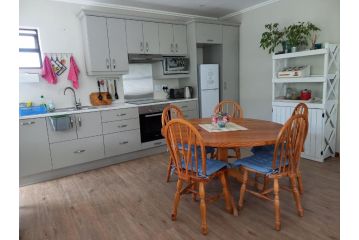 Steenbok House Apartment, Hermanus - 4