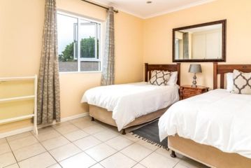 Stellenberg Lodge - Self Catering Guest house, Durbanville - 4