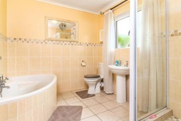 Stellenberg Lodge - Self Catering Guest house, Durbanville - 1