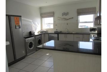 Point Village Accommodation - Stephen Apartment, Mossel Bay - 4