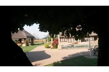 Stone Hounds Lodge Hotel, Magaliesburg - 2