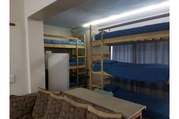 Strand Dormitory 8 Sleeper Helderberg CT Apartment, Cape Town - 5