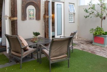 Bedrock Family 2 x Rooms 8 Sleeper with Kitchenette Apartment, Cape Town - 3