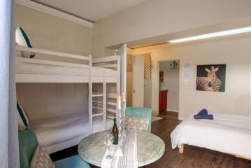 Bedrock Family 2 x Rooms 8 Sleeper with Kitchenette Apartment, Cape Town - 2