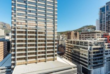 Studio with Fast WIFI in the Central Business District w Parking Apartment, Cape Town - 3