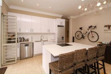 Stunning 2 bedroom apartment in Planet Africa. Apartment, Cape Town - 1