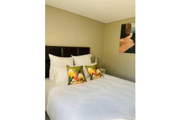 Stunning 2 Bedroom unit,with unlimited Wi-Fi. Apartment, Johannesburg - 5