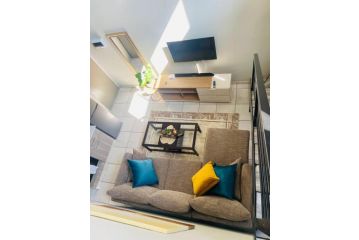 Stunning 2 Bedroom unit,with unlimited Wi-Fi. Apartment, Johannesburg - 4
