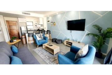 Accommodation Front - Stunning 4 Sleeper Near Ushaka Marine World Apartment, Durban - 2
